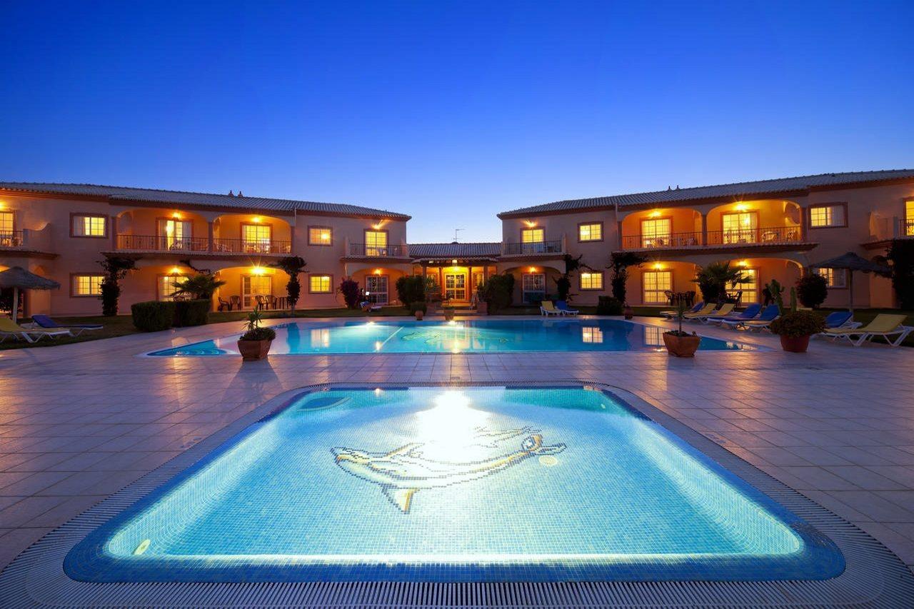 Atalaia Sol Aparthotel - Tennis & Heated Pool In Winter Лагос Екстериор снимка