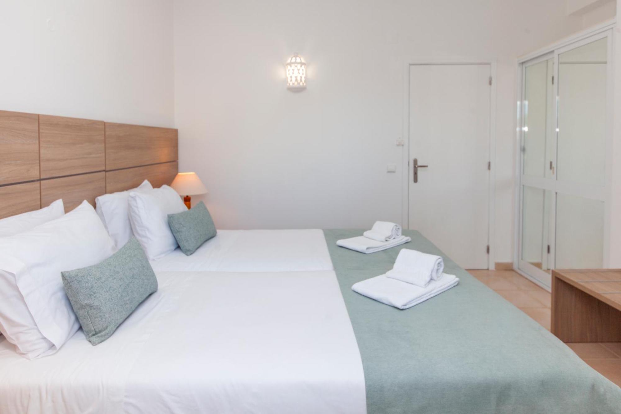 Atalaia Sol Aparthotel - Tennis & Heated Pool In Winter Лагос Екстериор снимка