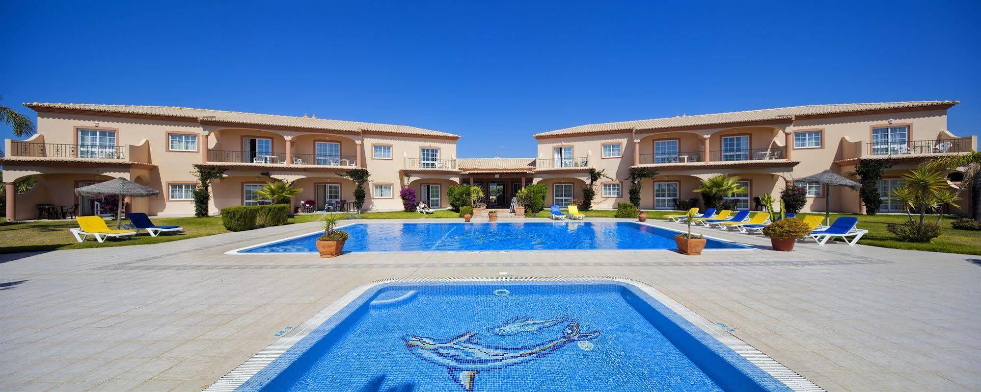 Atalaia Sol Aparthotel - Tennis & Heated Pool In Winter Лагос Екстериор снимка
